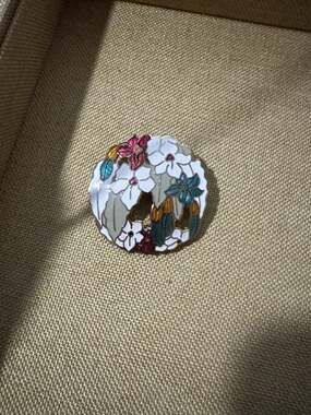 Vintage Sea Gems Cloisonne Enamel Floral Brooch Pin with White, Pink, and Blue F